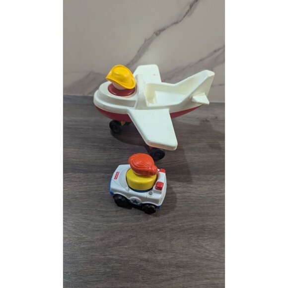Fisher-Price Little People Vintage Airplane & Car Playset W/ Figures Fun Retro C - Picture 4 of 9